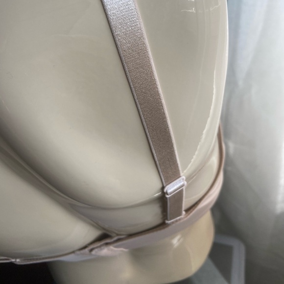 38C convertible undies.com beige nude T-shirt bra - Picture 10 of 12